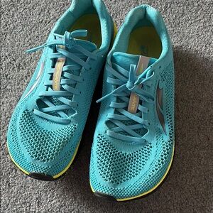 Altra escalante racer